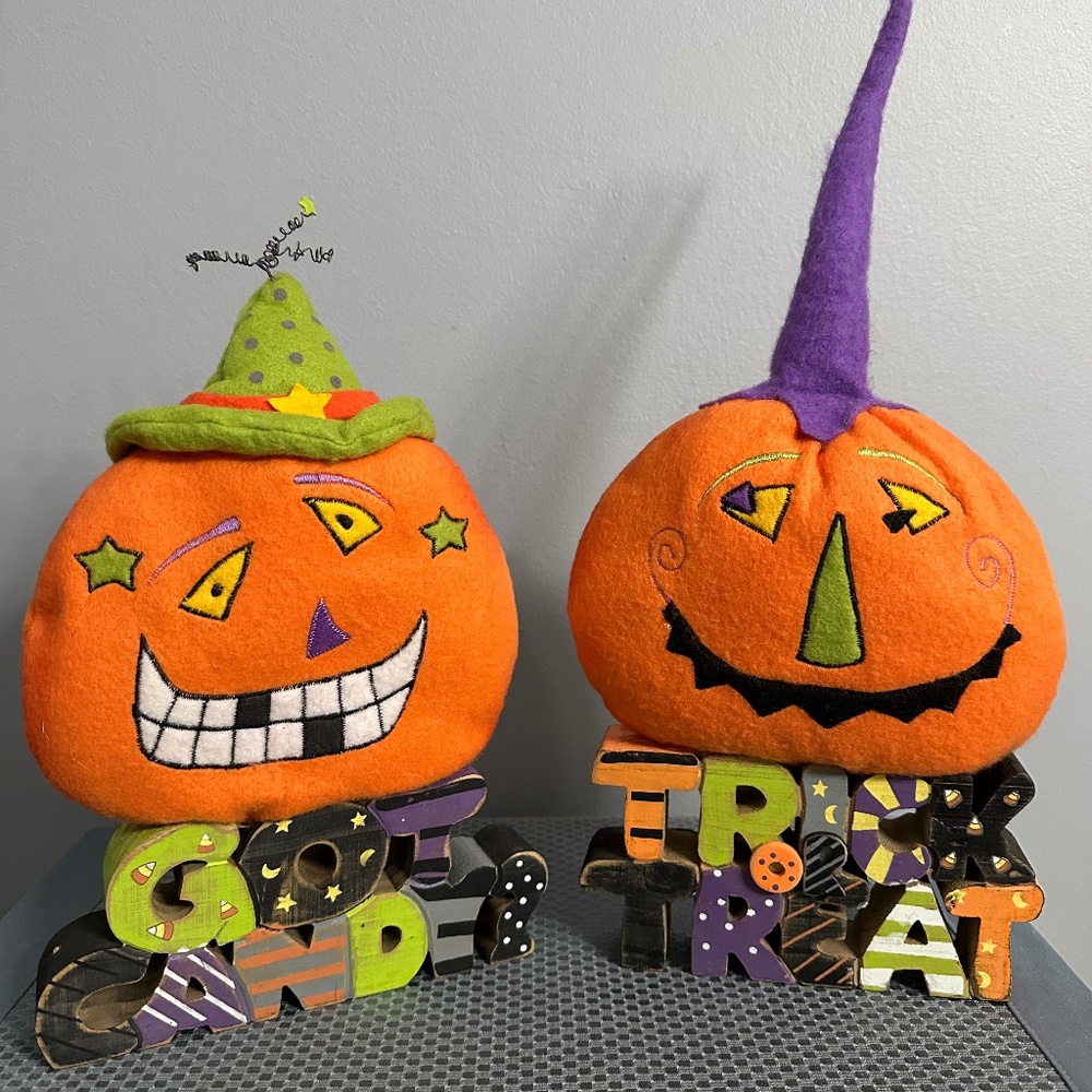 Set of 2 Vintage Halloween Tabletop Decor